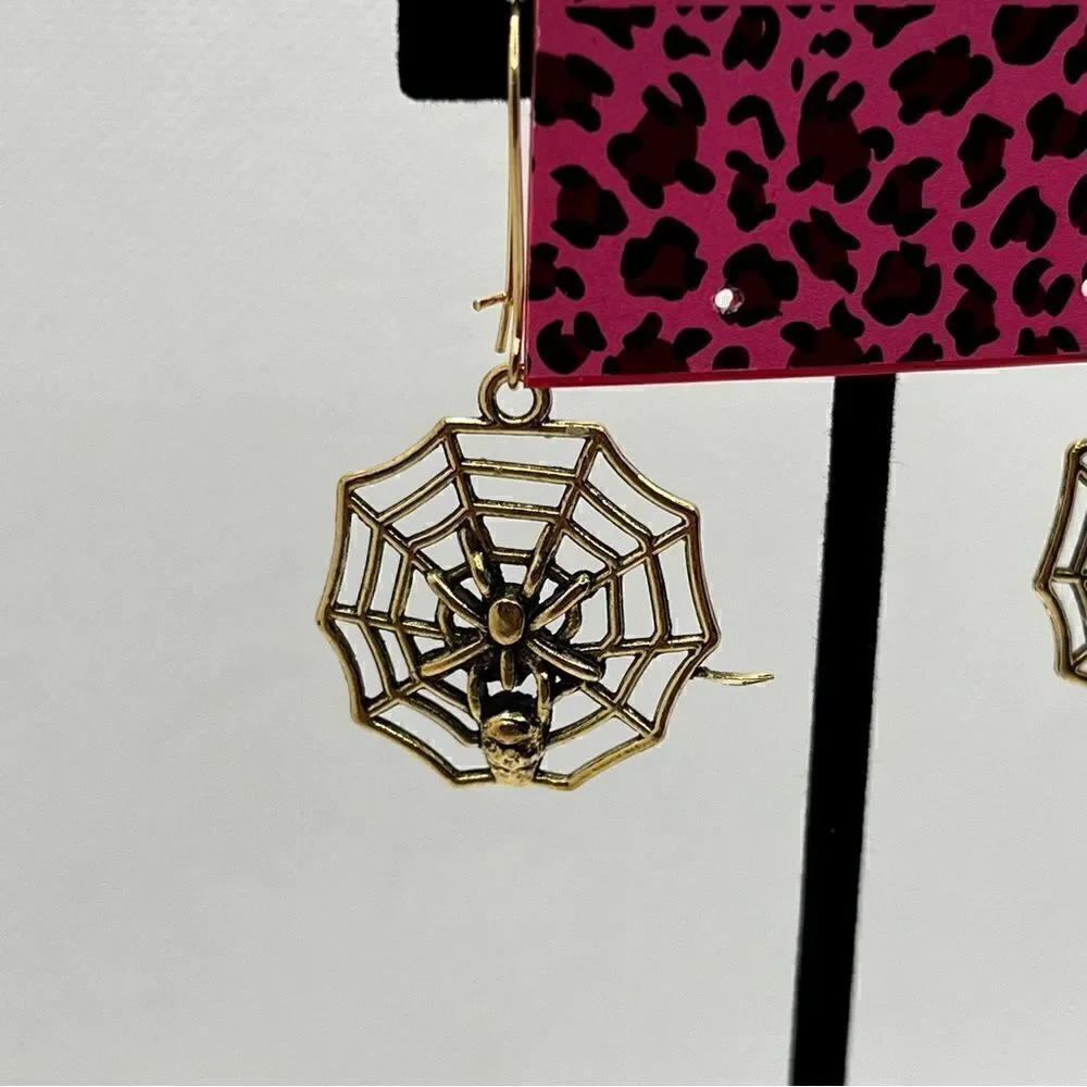EARRINGS! HALLOWEEN! Betsey Johnson “gold” Spider Web Earrings BNWT